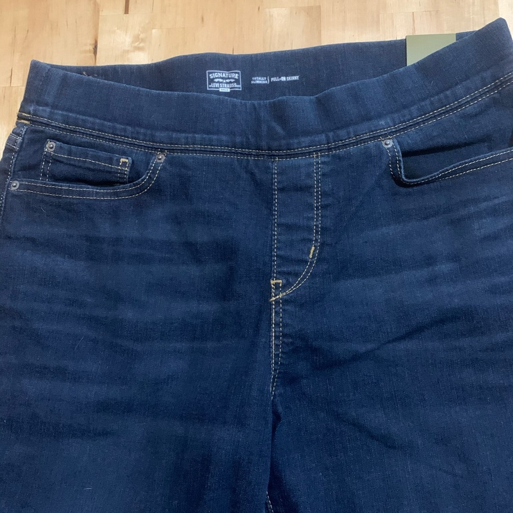 Levi’s women’s pull on skinny jean size 14